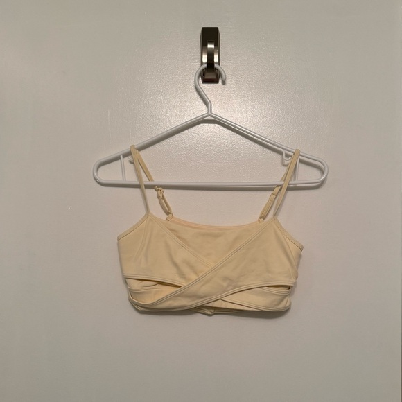 Alo Airbrush Enso Bra in French Vanilla - Picture 4 of 6